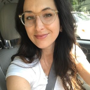 Meet your Posher, Iris